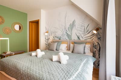 2. Schlafbereich mit hochwertigen Boxspringbetten