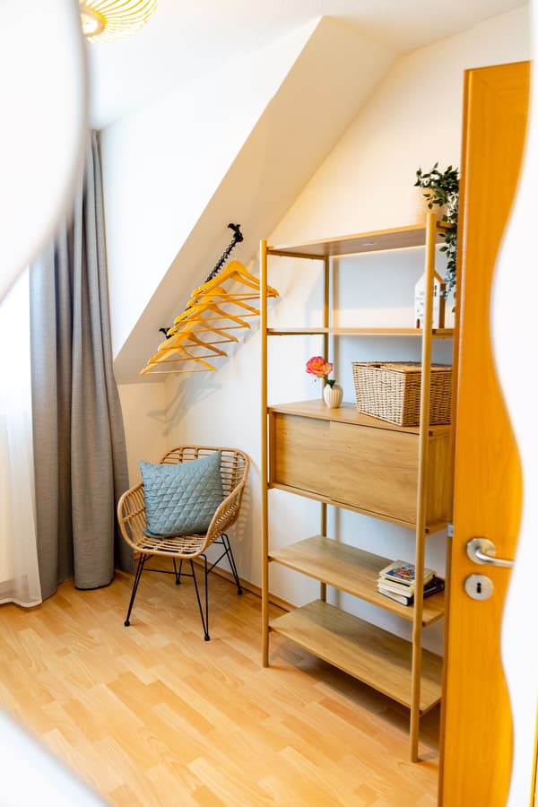 Ablagefläche im Schlafzimmer